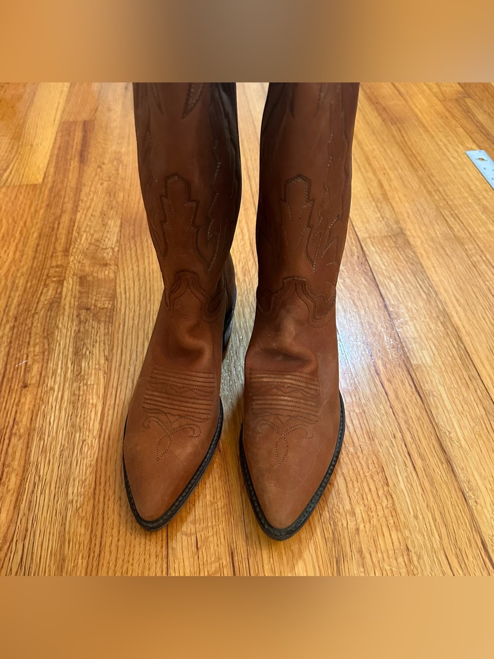 Dan Post Marlboro leather cowboy boots in a brown tan color.size 5.5